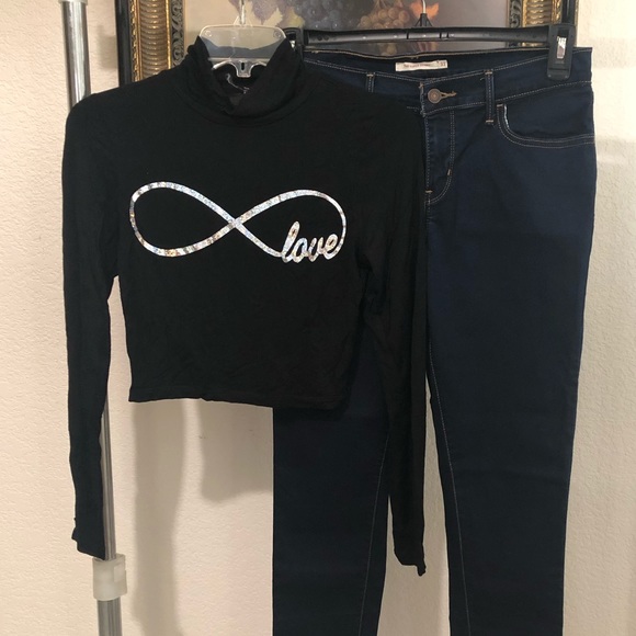 Infinity loop love black crop top with turtleneck - Picture 1 of 4